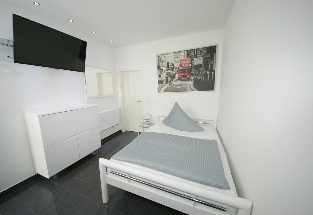 Hotel Am Rosenplatz,24 Stunden Check In, Kostenfreie Parkplaetze Brechtorf Екстериор снимка
