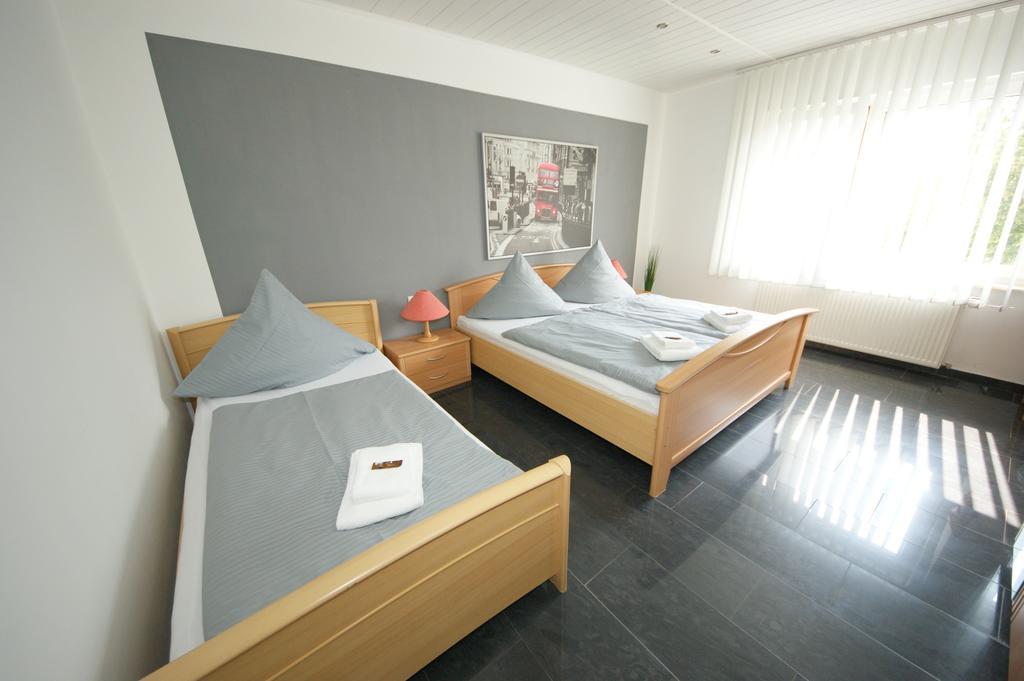 Hotel Am Rosenplatz,24 Stunden Check In, Kostenfreie Parkplaetze Brechtorf Екстериор снимка
