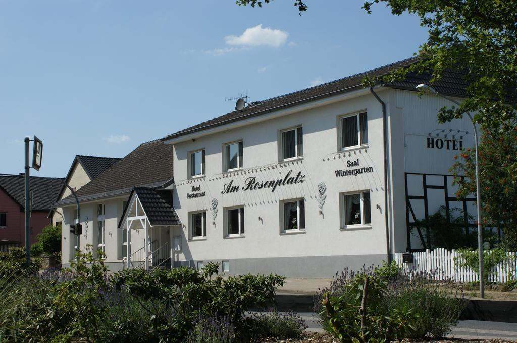 Hotel Am Rosenplatz,24 Stunden Check In, Kostenfreie Parkplaetze Brechtorf Екстериор снимка