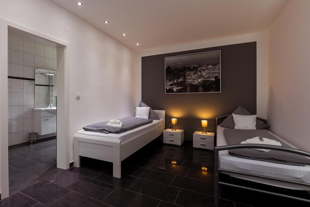 Hotel Am Rosenplatz,24 Stunden Check In, Kostenfreie Parkplaetze Brechtorf Екстериор снимка